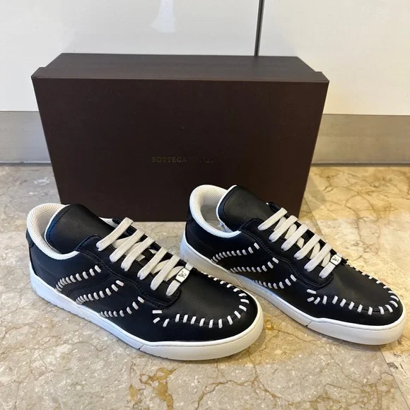 BOTTEGA VENETA ベルクロシューズ ホワイト/ブラック 楽天市場】ボッテガヴェネタ スニーカー メンズ ピロー レース